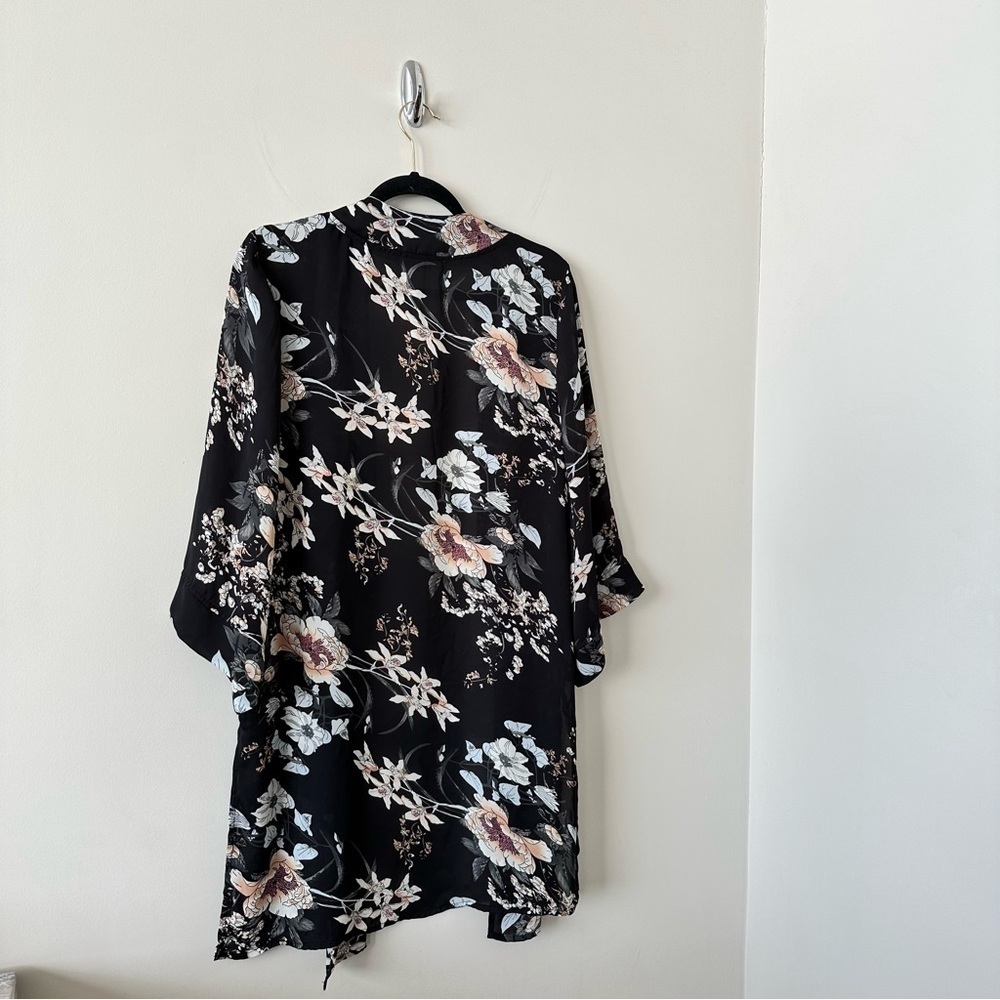 Tahari-dark Floral Open Summer Kimono (Size:L/XL) - Picture 5 of 11